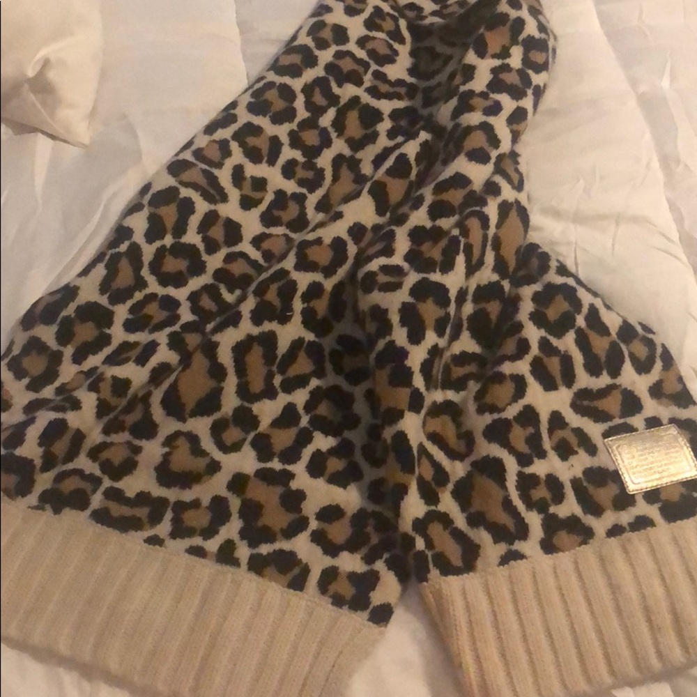 Coach Scarf - Picture 2 of 3